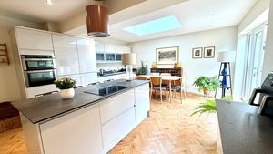 Kitchen Diner- click for photo gallery